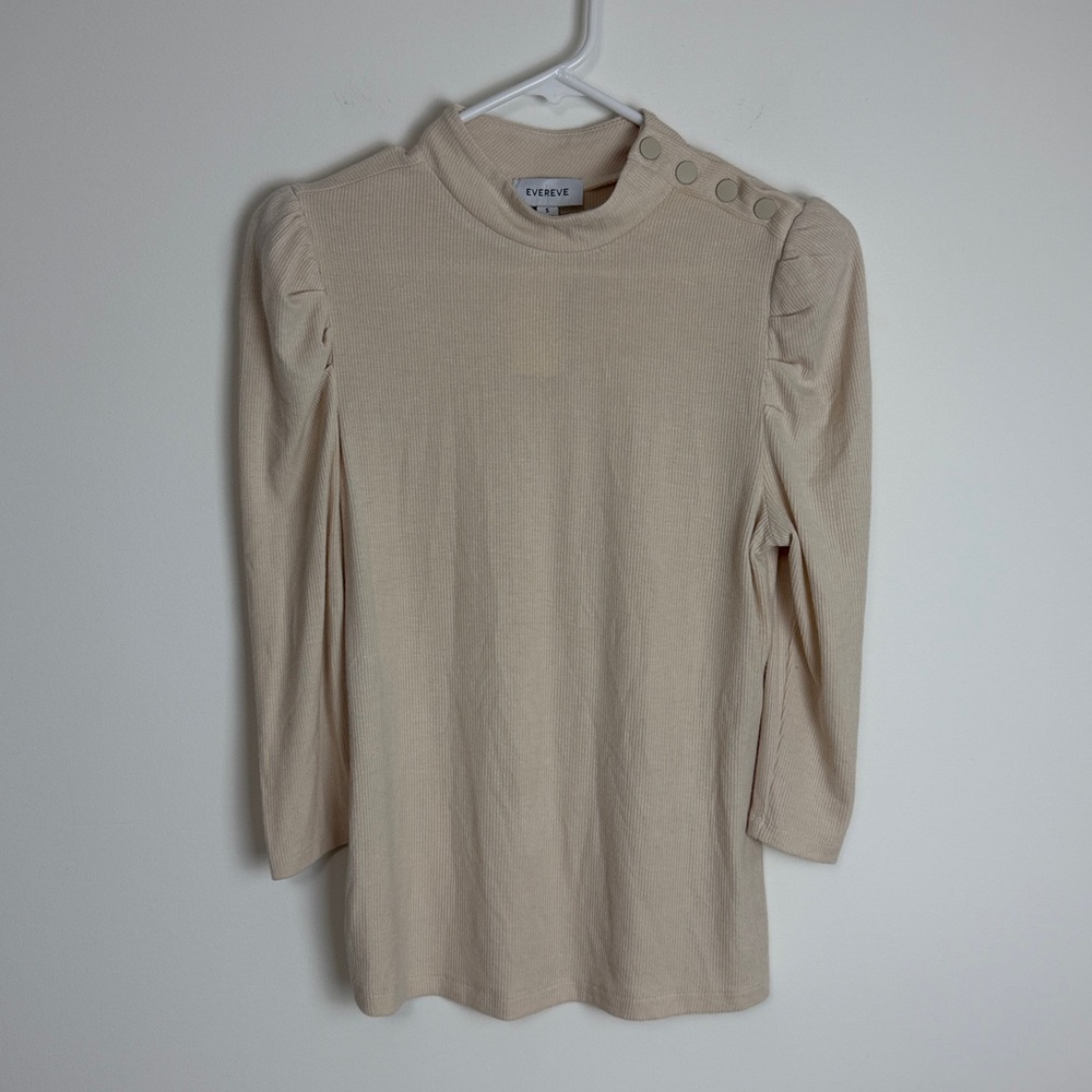 Evereve Saylor snap neck top in color bone size small